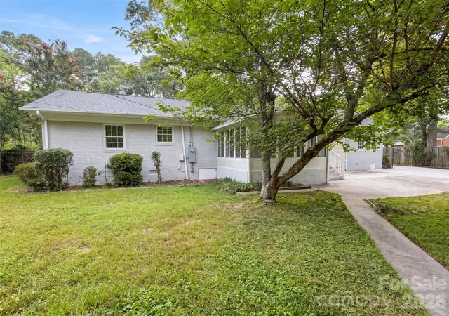 Photo 4 of Single family home for sale at 7400 Monroe Rd, Charlotte, NC 28212 | MLS# 4421838 | Listing updated on 2026-10-30