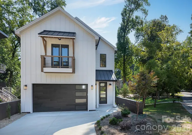 Photo 1 of Single family home for sale at 4325 Raney Way, Charlotte, NC 28205 | MLS# 4421866 | Listing updated on 2026-10-06