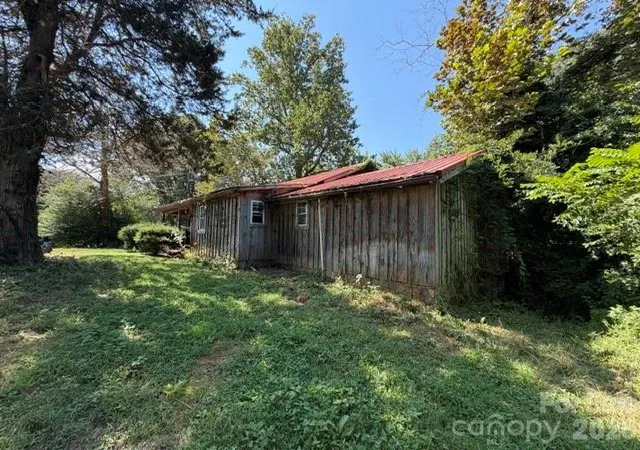 Photo 3 of Single family home for sale at 3205 Oran Yount Ln, Granite Falls, NC 28630 | MLS# 4421889 | Listing updated on 2026-10-07