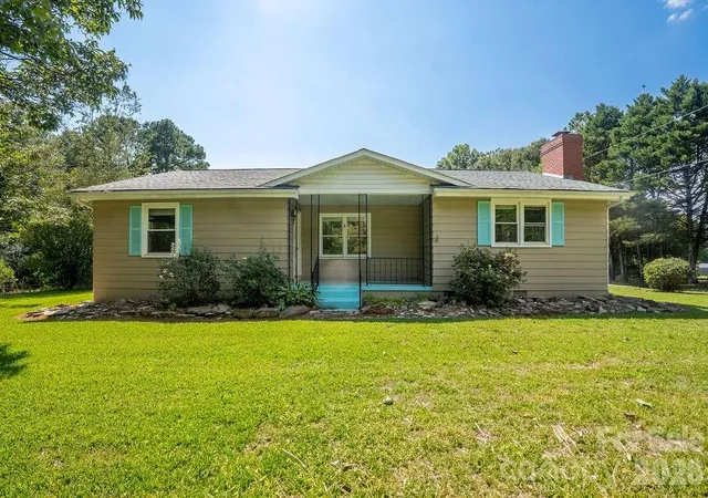 Photo 1 of Single family home for sale at 8095 Henry Harris Rd, Fort Mill, SC 29707 | MLS# 4421890 | Listing updated on 2026-09-05