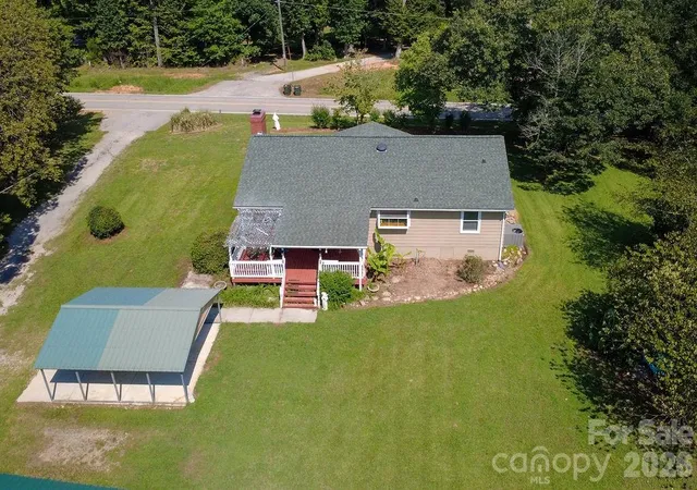 Photo 3 of Single family home for sale at 8095 Henry Harris Rd, Fort Mill, SC 29707 | MLS# 4421890 | Listing updated on 2026-10-16
