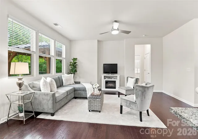 Photo 3 of Single family home for sale at 14107 Magnolia Walk Dr, Huntersville, NC 28078 | MLS# 4421891 | Listing updated on 2026-09-16