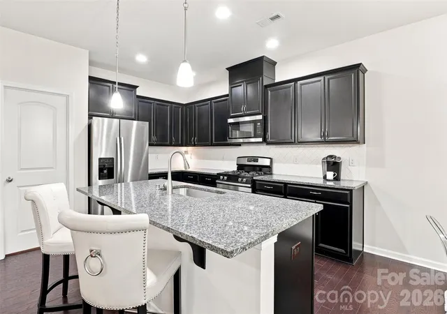 Photo 3 of Single family home for sale at 14107 Magnolia Walk Dr, Huntersville, NC 28078 | MLS# 4421891 | Listing updated on 2026-10-09