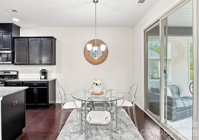 Photo 4 of Single family home for sale at 14107 Magnolia Walk Dr, Huntersville, NC 28078 | MLS# 4421891 | Listing updated on 2026-10-09
