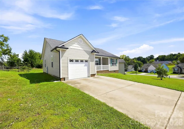 Photo 2 of Single family home for sale at 5119 Hildreth Ct, Concord, NC 28025 | MLS# 4421897 | Listing updated on 2026-09-25