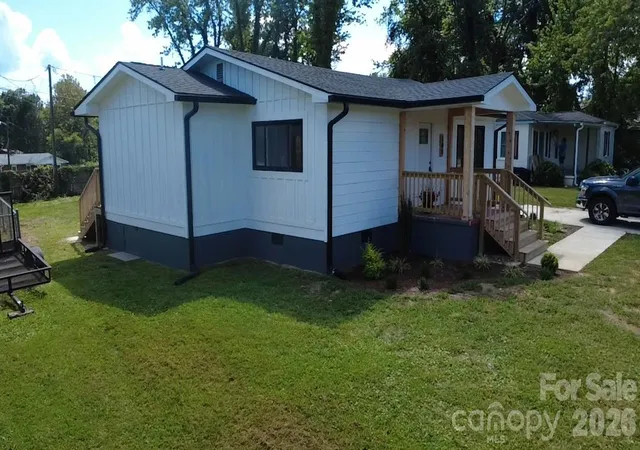 Photo 1 of Single family home for sale at 108 Maplewood Knoll Dr #14, East Flat Rock, NC 28726 | MLS# 4421914 | Listing updated on 2026-09-25