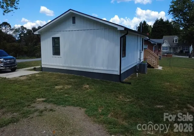 Photo 4 of Single family home for sale at 108 Maplewood Knoll Dr #14, East Flat Rock, NC 28726 | MLS# 4421914 | Listing updated on 2026-09-25