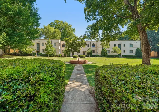 Listing Photo 4 - Condo for sale in building located at 1121 Myrtle Ave, Charlotte, NC 28203 - Unit #28 (C4 Bldg)