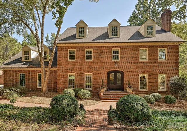 Photo 1 of Single family home for sale at 7019 Whitemarsh Ct, Charlotte, NC 28210 | MLS# 4421938 | Listing updated on 2026-10-28