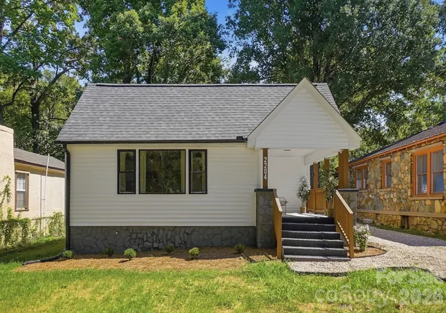 Photo 2 of Single family home for sale at 2204 Rozzelles Fry Rd, Charlotte, NC 28208 | MLS# 4421942 | Listing updated on 2026-09-06