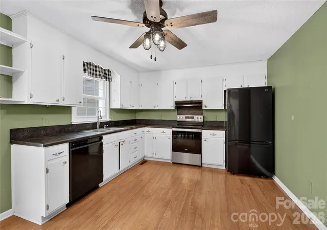 Photo 4 of Single family home for sale at 304 Hickory Ln, Salisbury, NC 28147 | MLS# 4421959 | Listing updated on 2026-09-25