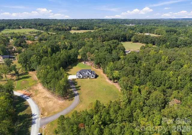 Photo 3 of Single family home for sale at 6840 Grinnell Trl, Concord, NC 28025 | MLS# 4421976 | Listing updated on 2026-10-07