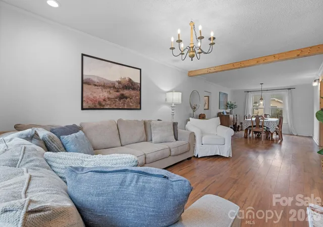 Photo 4 of Single family home for sale at 95 18th Avenue NW, Hickory, NC 28601 | MLS# 4422002 | Listing updated on 2026-09-13
