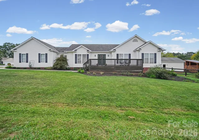 Photo 3 of Single family home for sale at 708 Paint Cir, Oakboro, NC 28129 | MLS# 4422036 | Listing updated on 2026-09-22