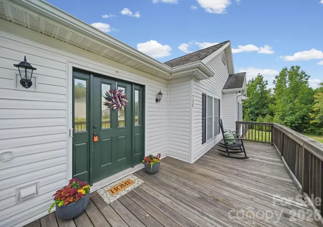 Photo 3 of Single family home for sale at 708 Paint Cir, Oakboro, NC 28129 | MLS# 4422036 | Listing updated on 2026-09-22