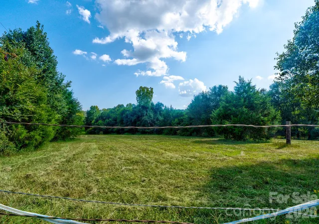 Photo 3 of Single family home for sale at 354 Jack Francis Rd, Shelby, NC 28152 | MLS# 4422037 | Listing updated on 2026-09-06