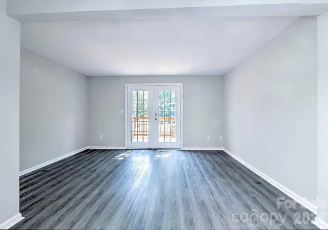 Listing Photo 5 - Condo for sale in building located at 9604 Vinca Cir, Charlotte, NC 28213 - Unit #D