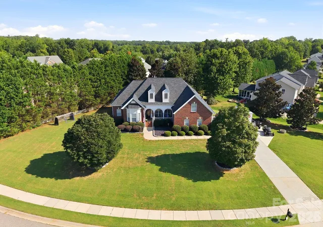 Photo 2 of Single family home for sale at 9900 Tufts Dr, Mint Hill, NC 28227 | MLS# 4422058 | Listing updated on 2026-09-16
