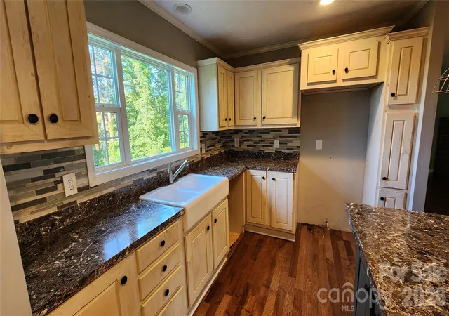 Photo 3 of Single family home for sale at 967 Barnardsville Hwy, Weaverville, NC 28787 | MLS# 4422068 | Listing updated on 2026-10-03