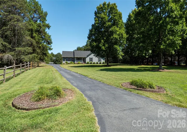 Photo 1 of Sale Pending at 187 Sunfish Dr, Mooresville, NC 28117 | MLS# 4422073 | Listing updated on 2026-09-19