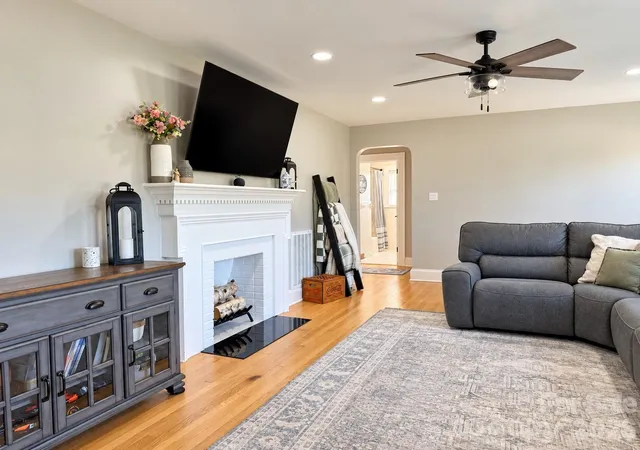 Photo 2 of Single family home for sale at 541 Perry Rd, Troutman, NC 28166 | MLS# 4422089 | Listing updated on 2026-09-28