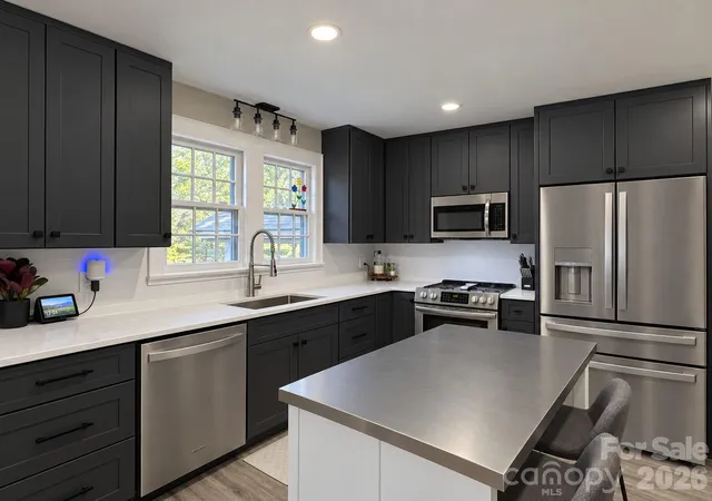 Photo 3 of Single family home for sale at 541 Perry Rd, Troutman, NC 28166 | MLS# 4422089 | Listing updated on 2026-09-28