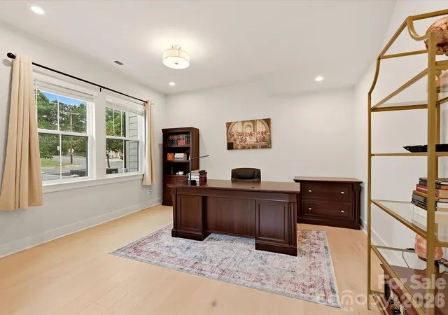 Photo 3 of Townhouse for sale at 622 E Woodlawn Rd, Charlotte, NC 28209 | MLS# 4422125 | Listing updated on 2026-10-23