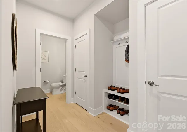 Photo 4 of Townhouse for sale at 622 E Woodlawn Rd, Charlotte, NC 28209 | MLS# 4422125 | Listing updated on 2026-10-23