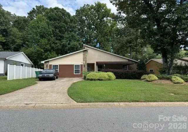 Photo 1 of Single family home for sale at 7626 Eastbourne Rd, Charlotte, NC 28227 | MLS# 4422129 | Listing updated on 2026-09-24