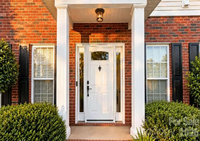 Photo 2 of Single family home for sale at 2002 Hemby Cmns Pkwy, Indian Trail, NC 28079 | MLS# 4422146 | Listing updated on 2026-09-23