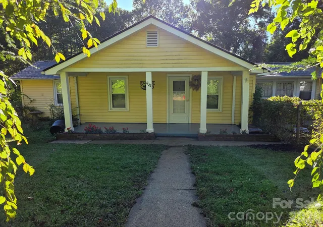 Photo 2 of Single family home for sale at 408 Mccoy Cvs Rd, Black Mountain, NC 28711 | MLS# 4422151 | Listing updated on 2026-10-06