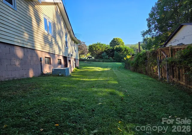 Photo 3 of Single family home for sale at 408 Mccoy Cvs Rd, Black Mountain, NC 28711 | MLS# 4422151 | Listing updated on 2026-10-06
