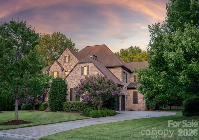 Photo 2 of Mansion for sale at 227 Glenmoor Dr, Waxhaw, NC 28173 | MLS# 4422166 | Listing updated on 2026-10-03