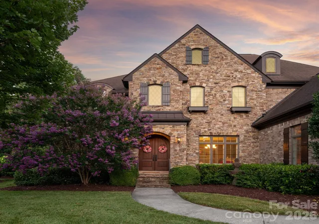 Photo 3 of Mansion for sale at 227 Glenmoor Dr, Waxhaw, NC 28173 | MLS# 4422166 | Listing updated on 2026-10-03