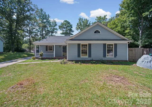 Photo 3 of Single family home for sale at 4301 Claybury Ct, Charlotte, NC 28227 | MLS# 4422172 | Listing updated on 2026-10-20
