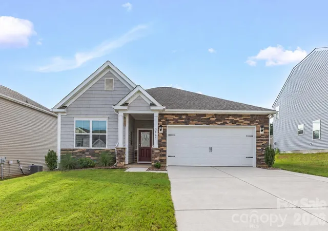 Photo 2 of Single family home for sale at 3865 Maxwell Henry Ln Nw, Conover, NC 28613 | MLS# 4422175 | Listing updated on 2026-09-19