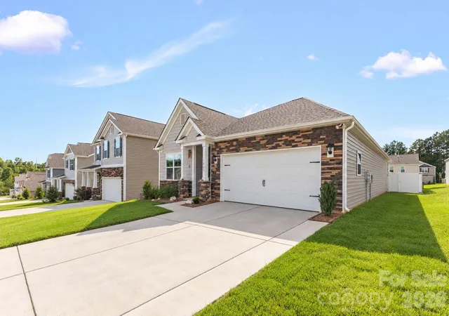 Photo 3 of Single family home for sale at 3865 Maxwell Henry Ln Nw, Conover, NC 28613 | MLS# 4422175 | Listing updated on 2026-09-19