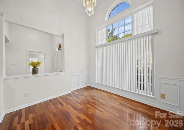 Photo 4 of Single family home for sale at 6414 Goldenblush Cir, Charlotte, NC 28269 | MLS# 4422176 | Listing updated on 2026-10-29