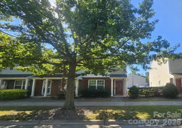 Townhouse for sale at 4657 Johnston Oehler Rd, Charlotte, NC 28269 | MLS# 4422186
