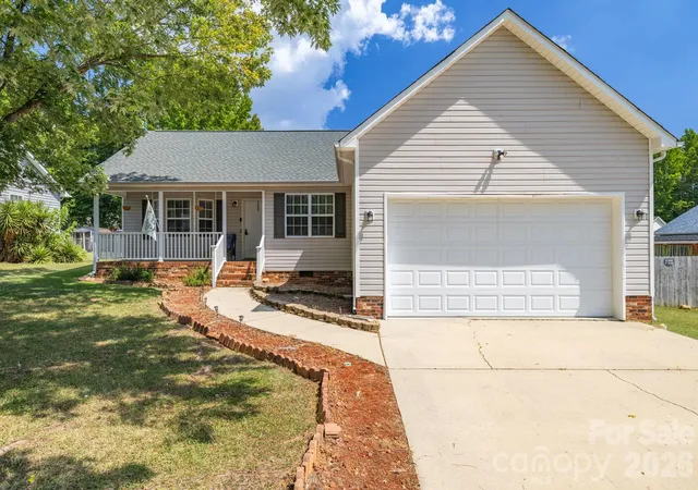 Photo 1 of Single family home for sale at 21 Oak Meadow Ln, Thomasville, NC 27360 | MLS# 4422187 | Listing updated on 2026-10-05