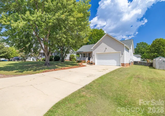 Photo 3 of Single family home for sale at 21 Oak Meadow Ln, Thomasville, NC 27360 | MLS# 4422187 | Listing updated on 2026-10-05