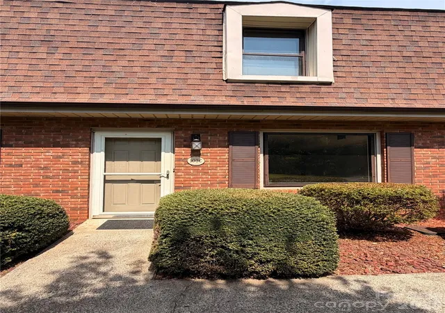 Photo 2 of Townhouse for sale at 103 Crestlane Dr #C, Morganton, NC 28655 | MLS# 4422193 | Listing updated on 2026-09-07