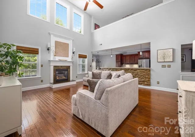 Photo 4 of Single family home for sale at 6519 Olmsford Dr, Huntersville, NC 28078 | MLS# 4422196 | Listing updated on 2026-10-08