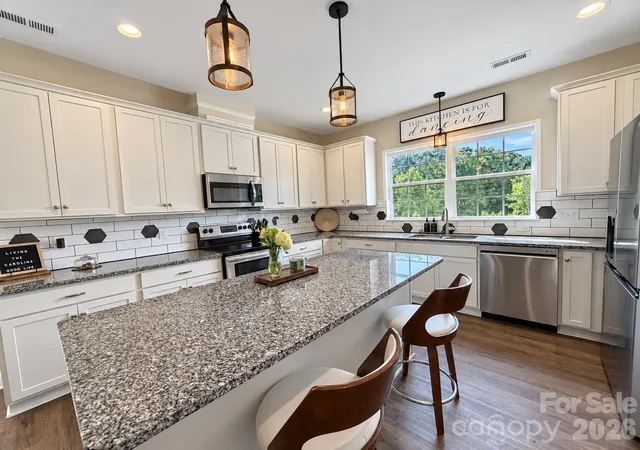 Photo 4 of Single family home for sale at 9201 Providence Rd S, Waxhaw, NC 28173 | MLS# 4422209 | Listing updated on 2026-10-02
