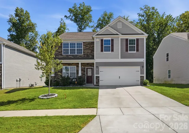 Photo 3 of Single family home for sale at 6204 Ellimar Fld Dr, Charlotte, NC 28215 | MLS# 4422210 | Listing updated on 2026-10-06