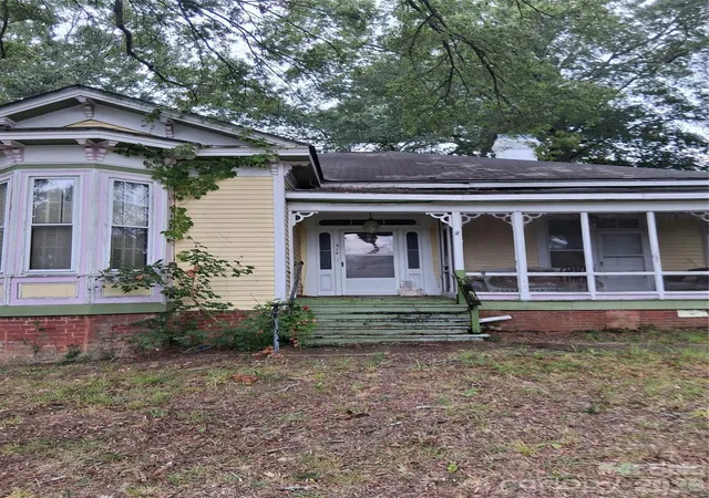 Photo 1 of Single family home for sale at 414 Lee Ave, Wadesboro, NC 28170 | MLS# 4422221 | Listing updated on 2026-10-07
