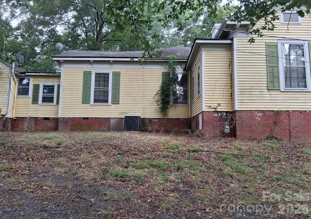 Photo 3 of Single family home for sale at 414 Lee Ave, Wadesboro, NC 28170 | MLS# 4422221 | Listing updated on 2026-10-07