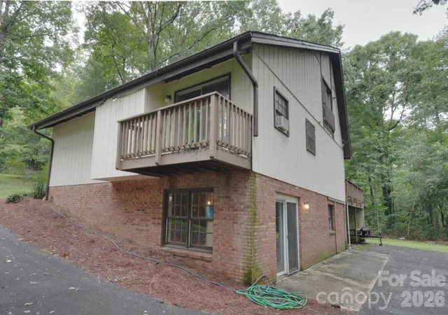 Photo 3 of Single family home for sale at 7 Brookwood Ln, Taylorsville, NC 28681 | MLS# 4422227 | Listing updated on 2026-10-02