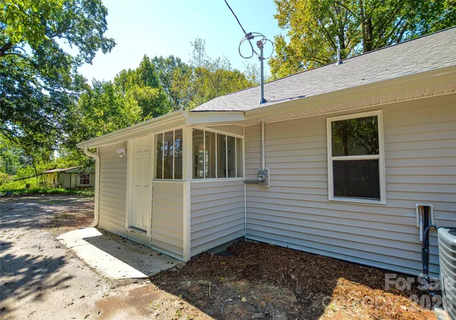 Photo 28 of Single family home for sale at 909 Us 70 Hwy W, Morganton, NC 28655 | MLS# 4422234 | Listing updated on 2026-09-13