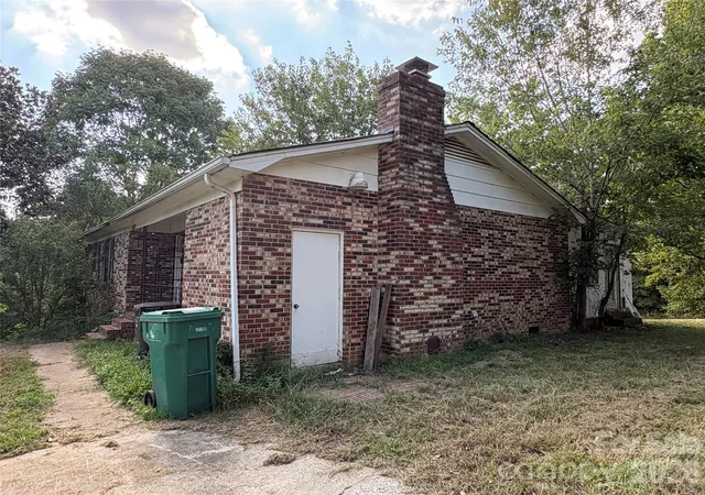 Photo 3 of Single family home for sale at 115 Wandering Ln, Bessemer City, NC 28016 | MLS# 4422235 | Listing updated on 2026-09-16